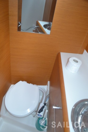 Sun Odyssey 449 - Yacht Charter Sailica