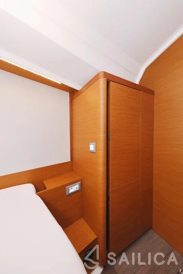 Sun Odyssey 410 - Yacht Charter Sailica