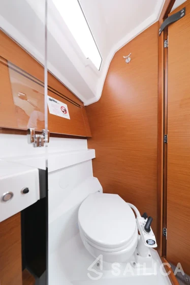 Sun Odyssey 410 - Yacht Charter Sailica