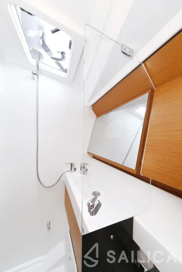 Sun Odyssey 410 - Yacht Charter Sailica