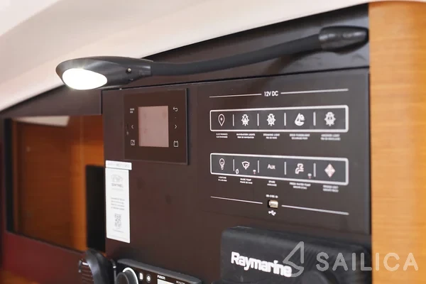 Sun Odyssey 410 - Yacht Charter Sailica