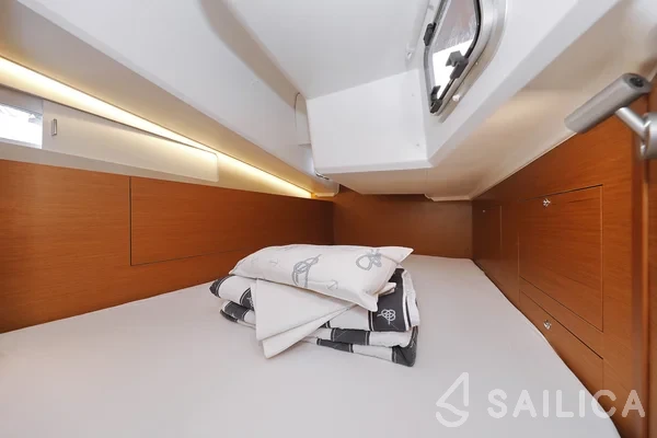 Sun Odyssey 410 - Yacht Charter Sailica