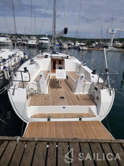 Bavaria 41 Cruiser - Yacht Charter Sailica