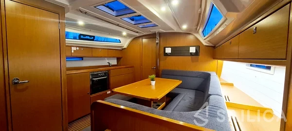 Bavaria 41 Cruiser - Yacht Charter Sailica