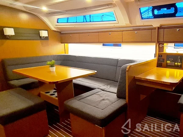 Bavaria 41 Cruiser - Yacht Charter Sailica