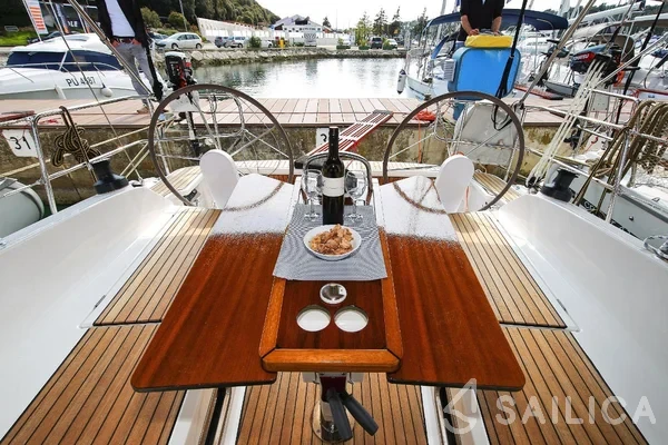 Bavaria 37 Cruiser - Yacht Charter Sailica