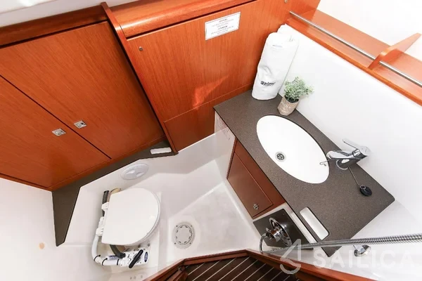 Bavaria 37 Cruiser - Yacht Charter Sailica