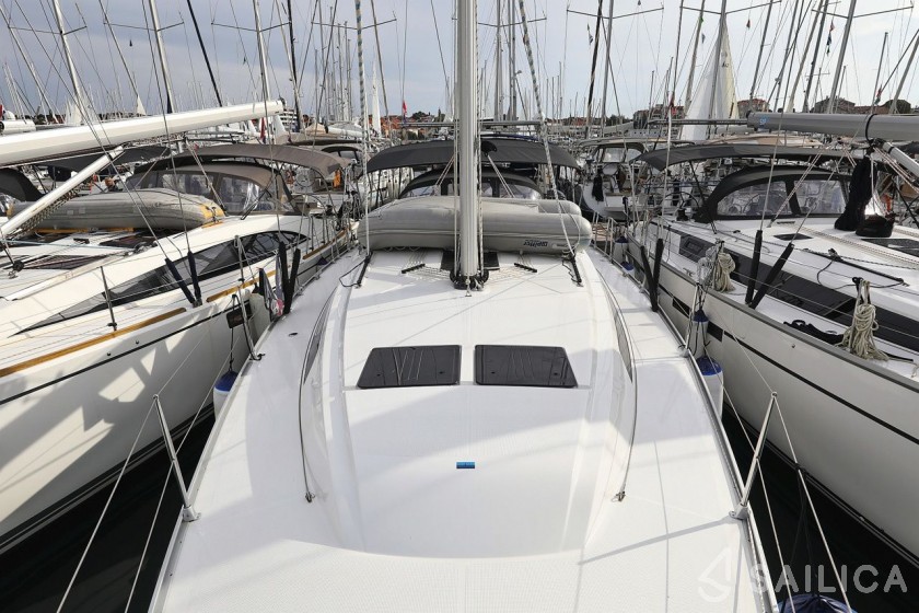 Bavaria 46 Cruiser - Yacht Charter Sailica