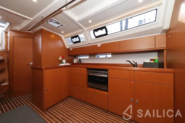 Bavaria 46 Cruiser - Yacht Charter Sailica