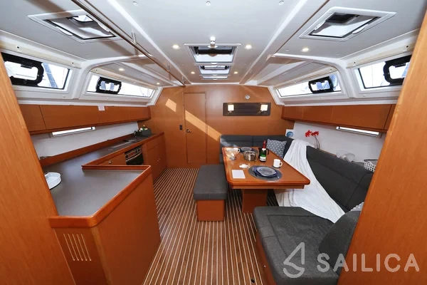Bavaria 46 Cruiser - Yacht Charter Sailica