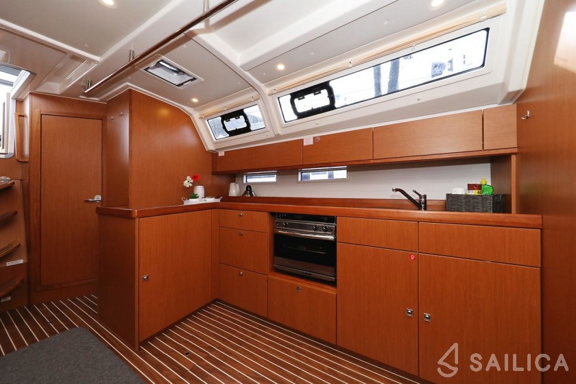 Bavaria 46 Cruiser - Yacht Charter Sailica