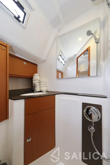 Bavaria 46 Cruiser - Yacht Charter Sailica