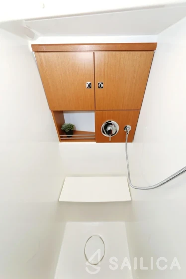 Bavaria 46 Cruiser - Yacht Charter Sailica