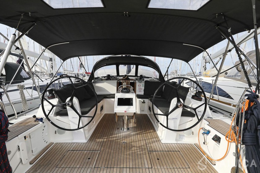 Bavaria 46 Cruiser - Yacht Charter Sailica