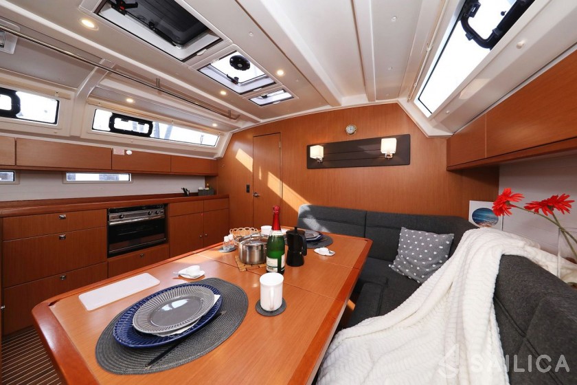 Bavaria 46 Cruiser - Yacht Charter Sailica