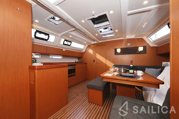 Bavaria 46 Cruiser - Yacht Charter Sailica