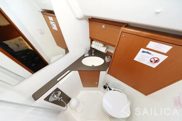 Bavaria 46 Cruiser - Yacht Charter Sailica