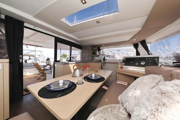 Lucia 40 - Yacht Charter Sailica