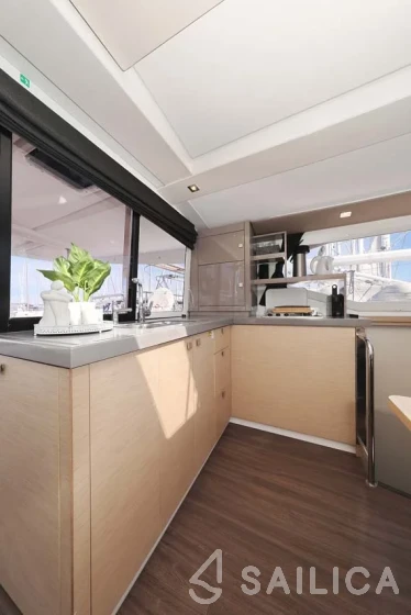 Lucia 40 - Yacht Charter Sailica