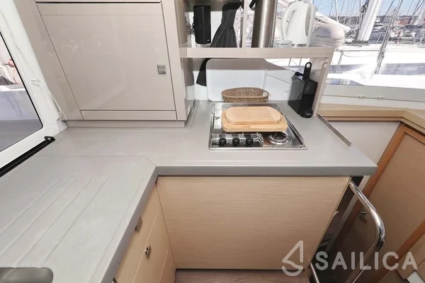 Lucia 40 - Yacht Charter Sailica