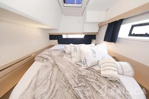 Lucia 40 - Yacht Charter Sailica
