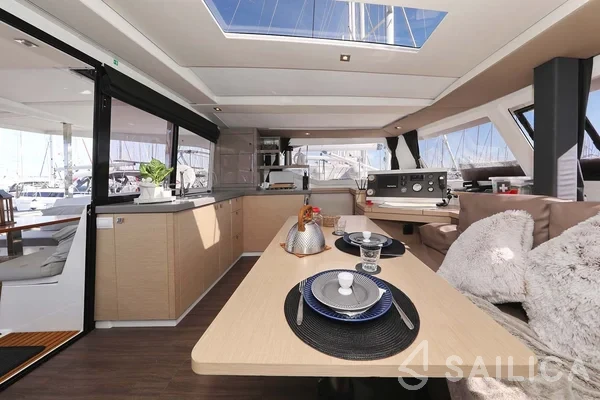 Lucia 40 - Yacht Charter Sailica