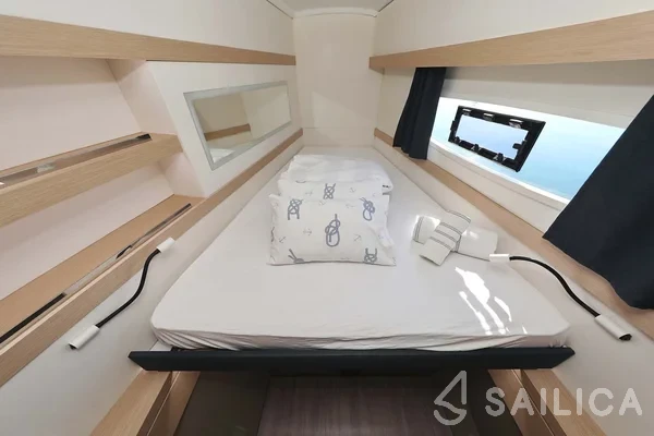Lucia 40 - Yacht Charter Sailica