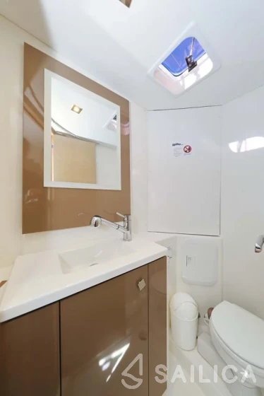 Lucia 40 - Yacht Charter Sailica
