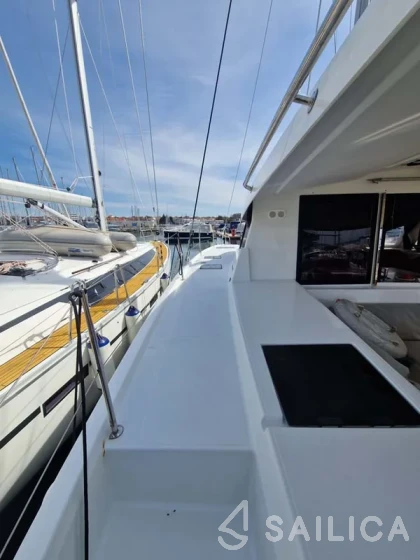 Lucia 40 - Yacht Charter Sailica
