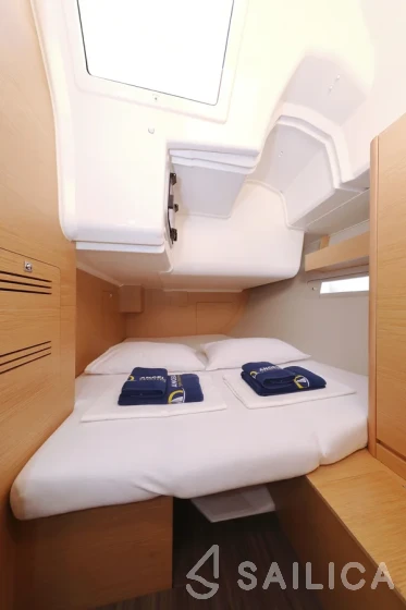 Dufour 412 GL - Yacht Charter Sailica