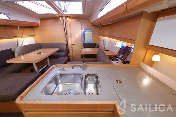 Dufour 412 GL - Yacht Charter Sailica