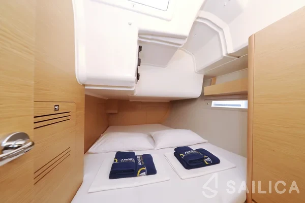 Dufour 412 GL - Yacht Charter Sailica