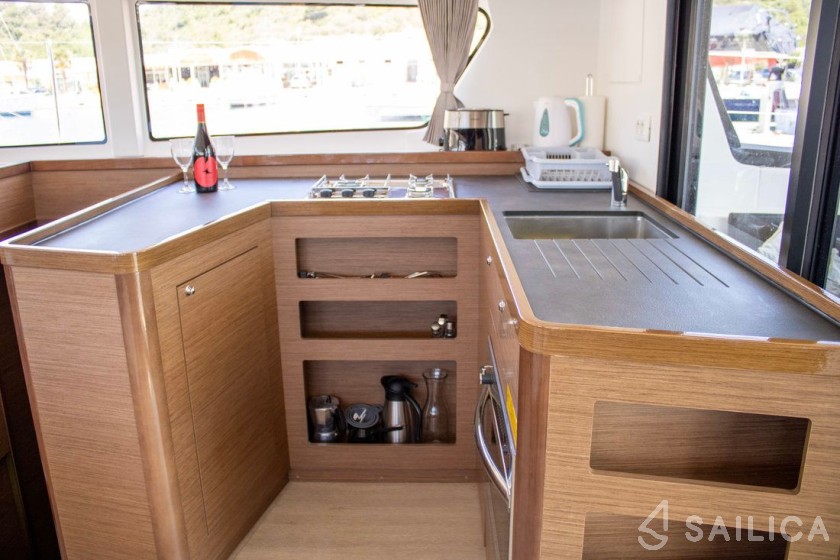 Lagoon 42 - Yacht Charter Sailica