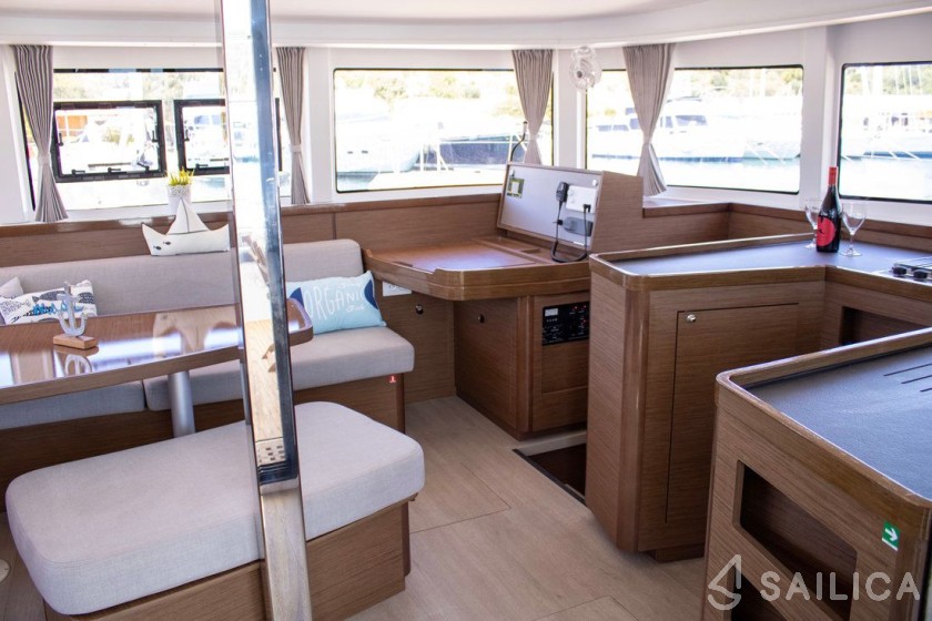 Lagoon 42 - Yacht Charter Sailica