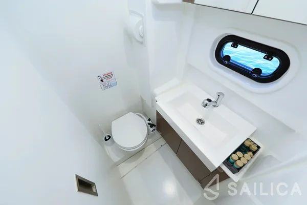 Bali 4.1 - Yacht Charter Sailica