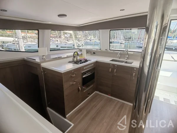 Bali 4.4 - Yacht Charter Sailica