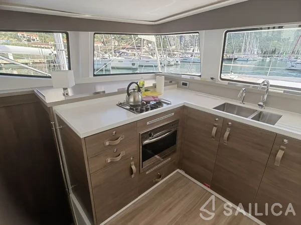 Bali 4.4 - Yacht Charter Sailica