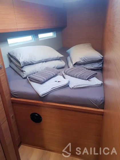 More 55 - Yacht Charter Sailica
