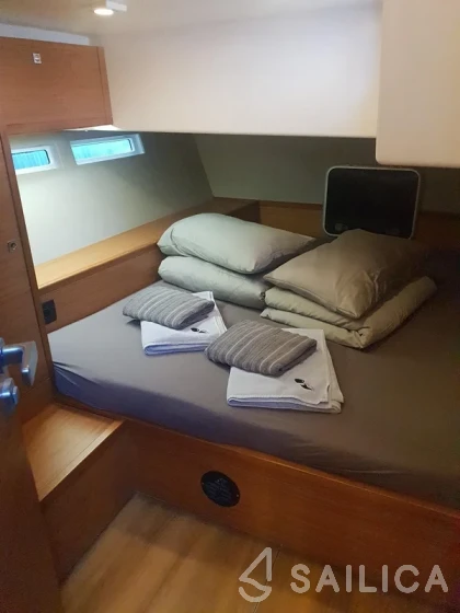 More 55 - Yacht Charter Sailica