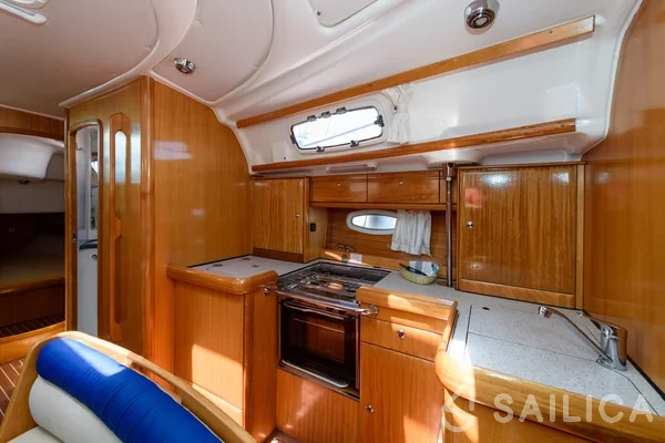 Bavaria 42 Cruiser - Yacht Charter Sailica
