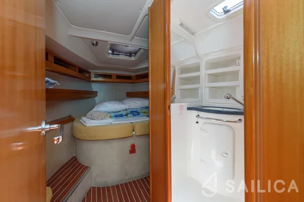 Bavaria 42 Cruiser - Yacht Charter Sailica