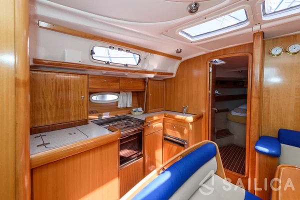 Bavaria 42 Cruiser - Yacht Charter Sailica