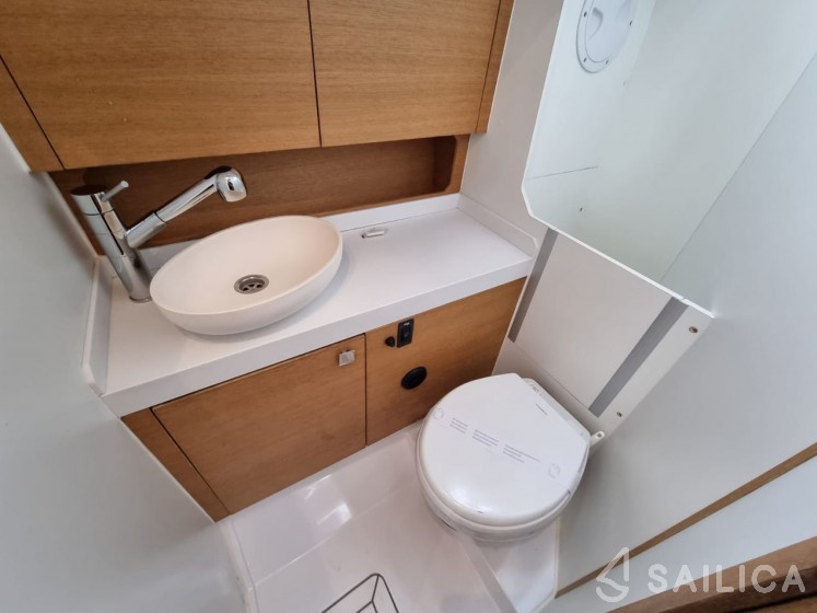 Elan E4 - Yacht Charter Sailica