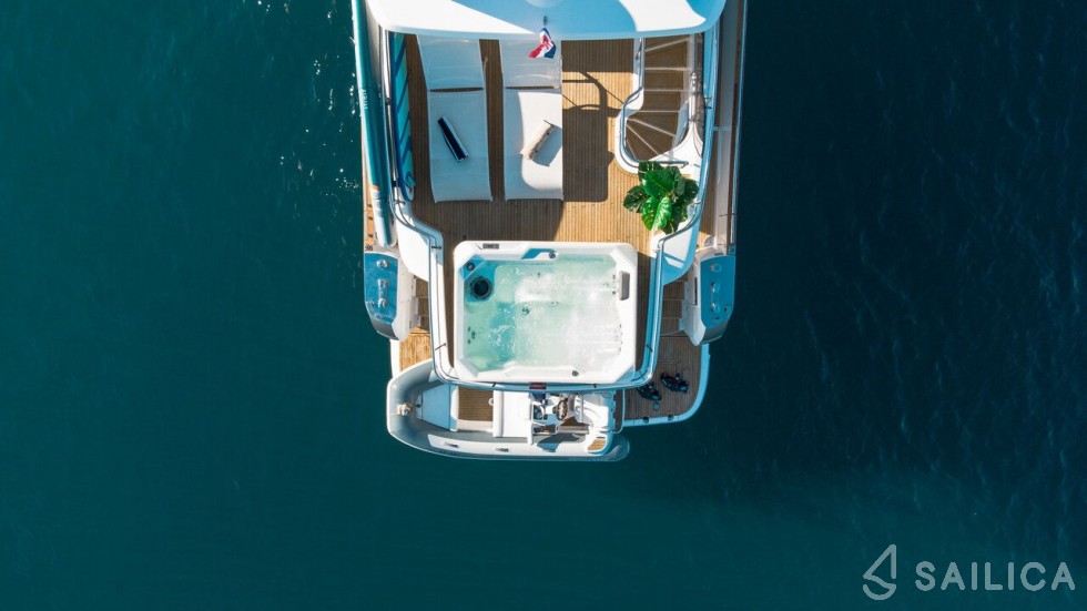 Azimut Magellano 66 - Yacht Charter Sailica