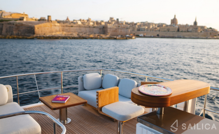 Azimut Magellano 66 - Yacht Charter Sailica