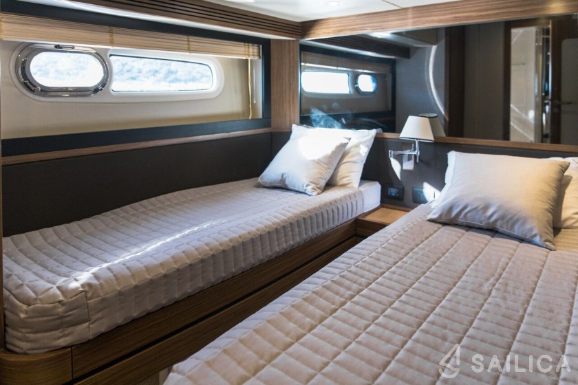 Azimut Magellano 66 - Yacht Charter Sailica