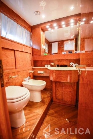 Admiral 27 - Yacht Charter Sailica