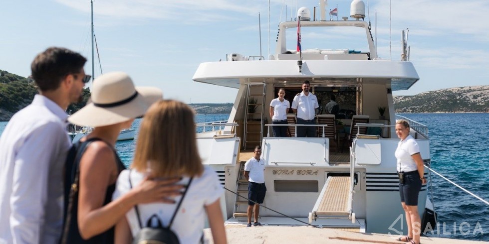 Admiral 27 - Yacht Charter Sailica