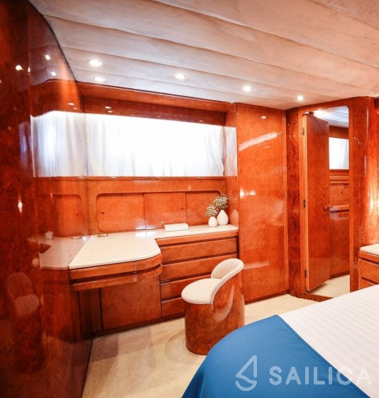 Admiral 27 - Yacht Charter Sailica