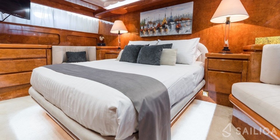 Admiral 27 - Yacht Charter Sailica